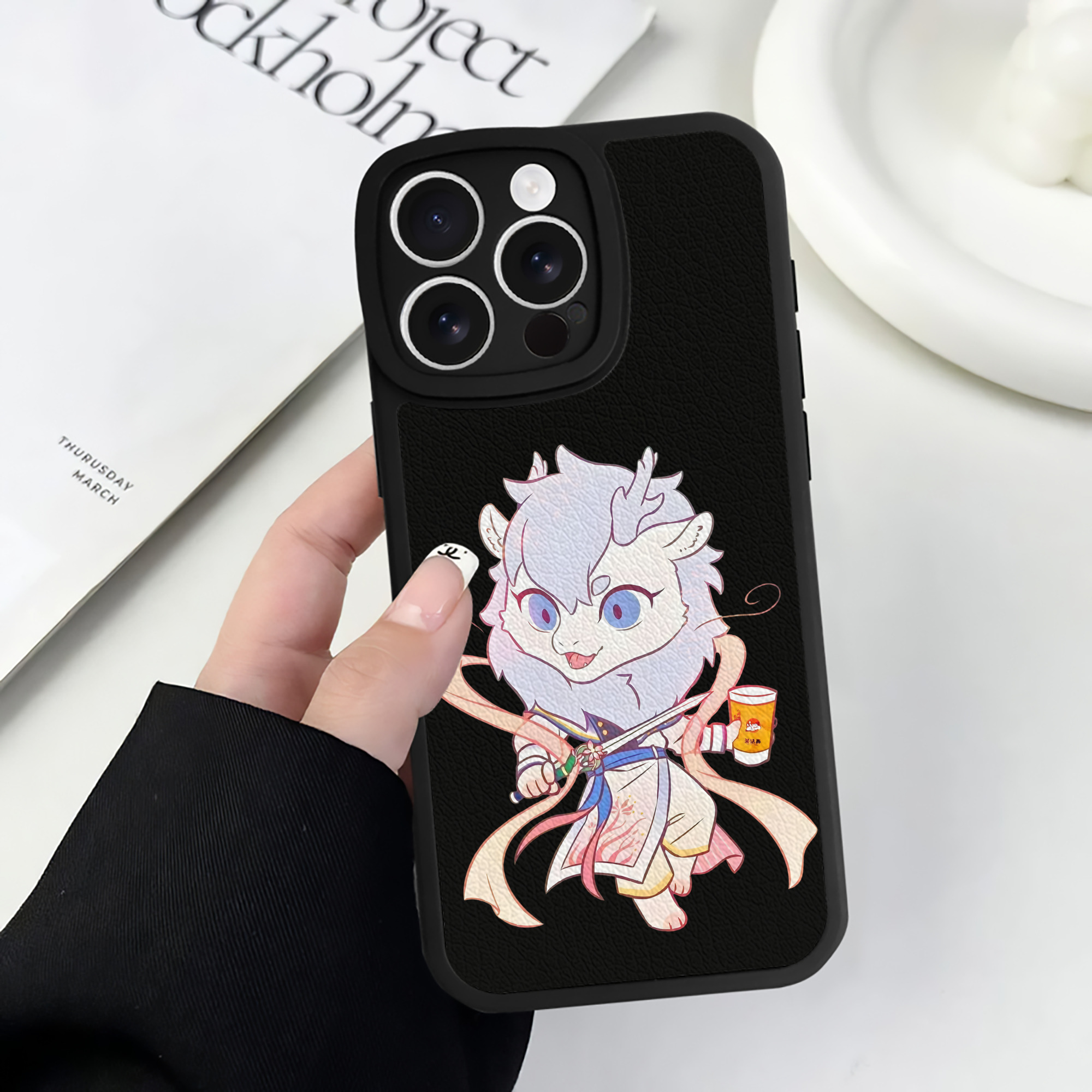（画像用） Ne Zha 2 ナタ 魔童の大暴れ 【iPhone 16シリーズ対応】シリコンスマホケース（レザー調） 材質：シリコン